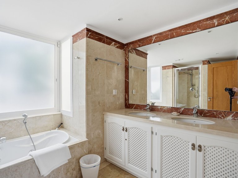 Villa for Sale in Istan, Málaga 4