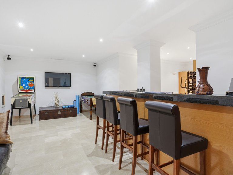 Villa for Sale in Istan, Málaga 1