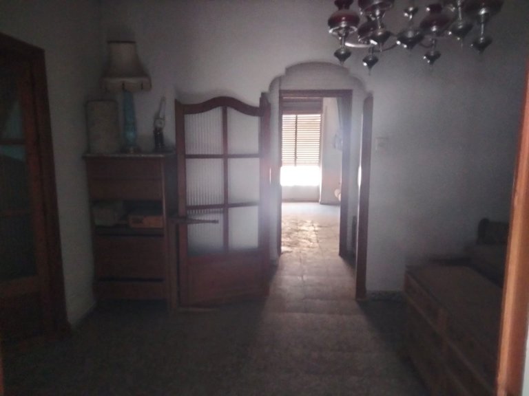 Casa para reformar o para derribar ubicada en Burjassot, valencia. 5