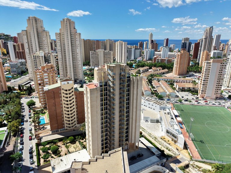 APARTMENT WITH PRIVATE GARAGE IN ONE OF THE BEST RESIDENTIAL AREAS OF RINCÓN DE LOIX – BENIDORM 10