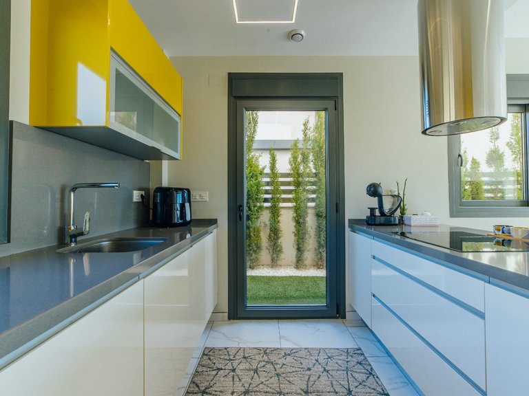 A Luxury 3 Bed 3 Bath Detached Villa with Private Pool and Parking. 4