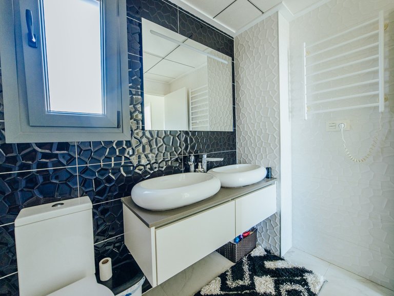 A Luxury 3 Bed 3 Bath Detached Villa with Private Pool and Parking. 18