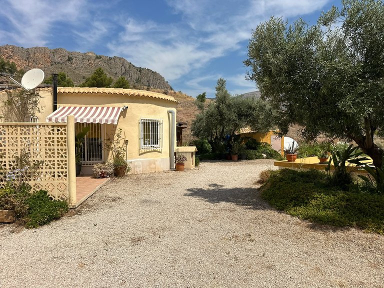 Orxeta, Costa Blanca: An Extraordinary Country Estate 1