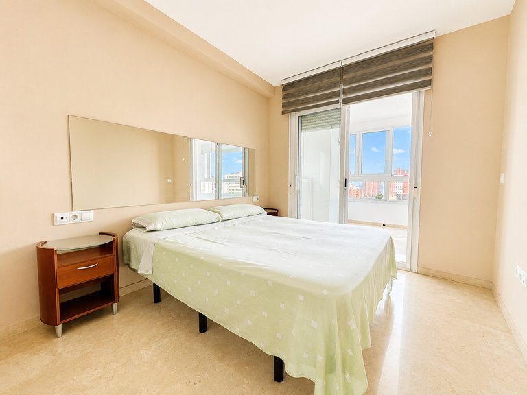 Exclusive apartment with large terrace, sea views and parking space in Gemelos 22 – Playa de Levante, Benidorm 2
