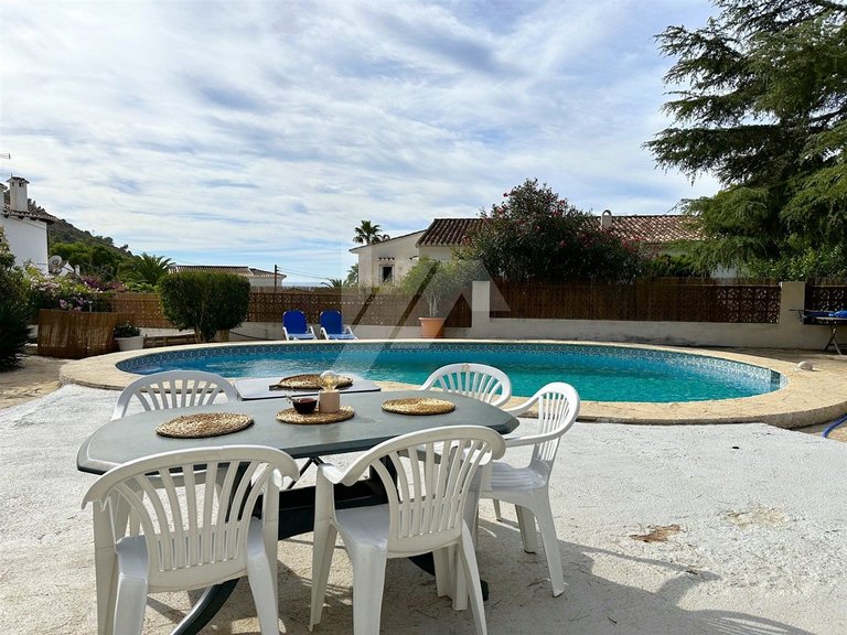 Charming Detached Villa with Private Pool in Arnella, Moraira 17
