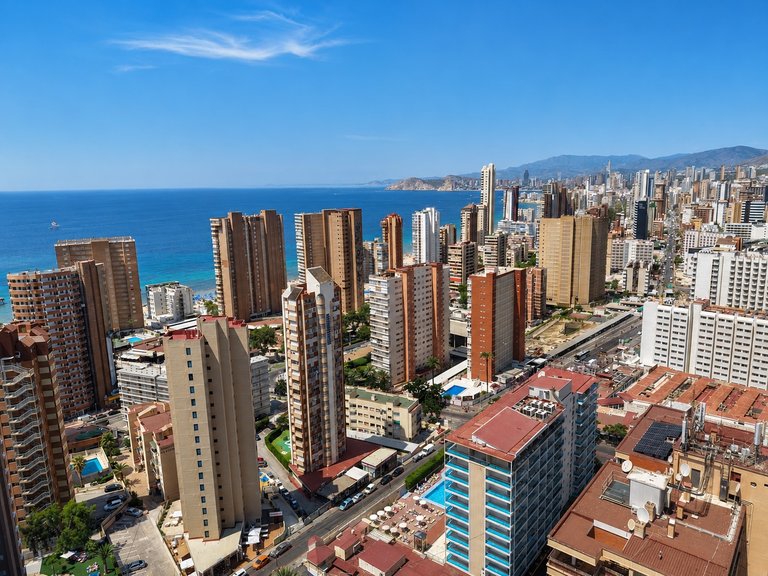 Penthouse with sea Views, Swimming Pool, Parking & Prime Location in the Flat Area of Rincón de Loix 3