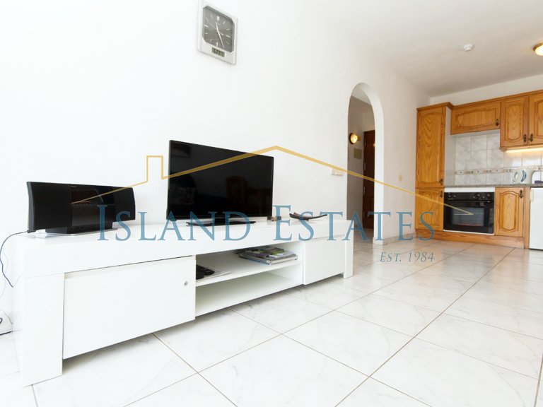 One-Bedroom Ocean View Apartment in 4 Star Hotel 8