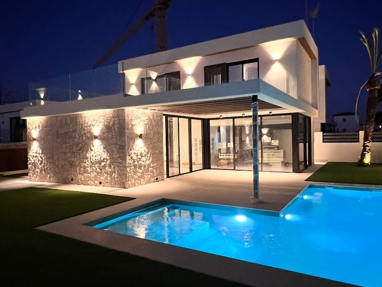 Villa for Sale in Lomas de Cabo Roig,Alicante 5