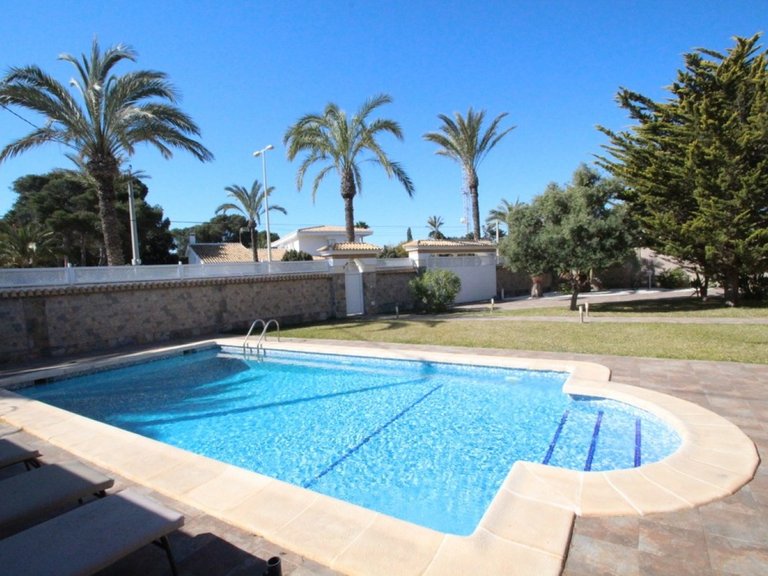 Villa for Sale in Cabo Roig,Alicante 3