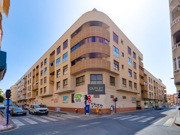 Apartment for Sale in Torrevieja Centro,Alicante 26