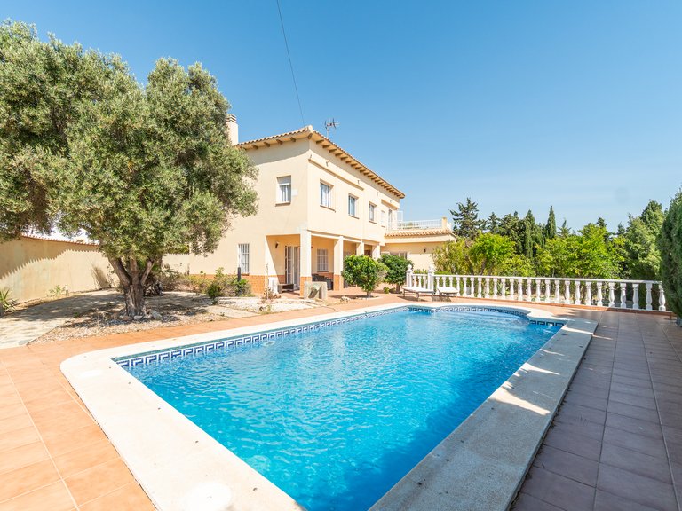 Villa for Sale in La Mata,Alicante 39