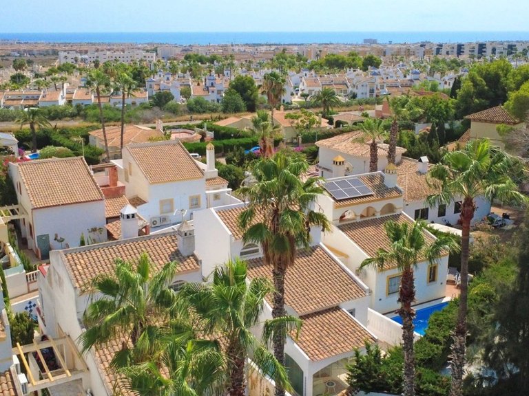 Villa for Sale in Villamartín,Alicante 33