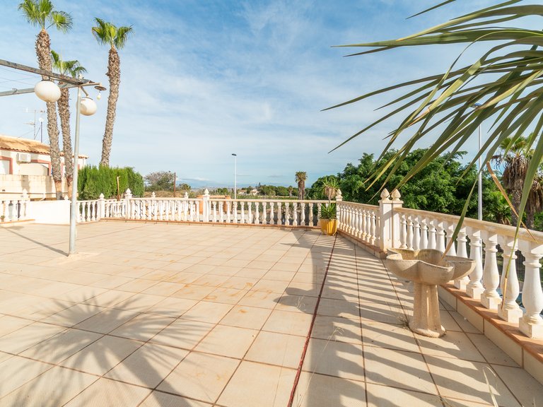 Villa for Sale in Los Altos,Alicante 2