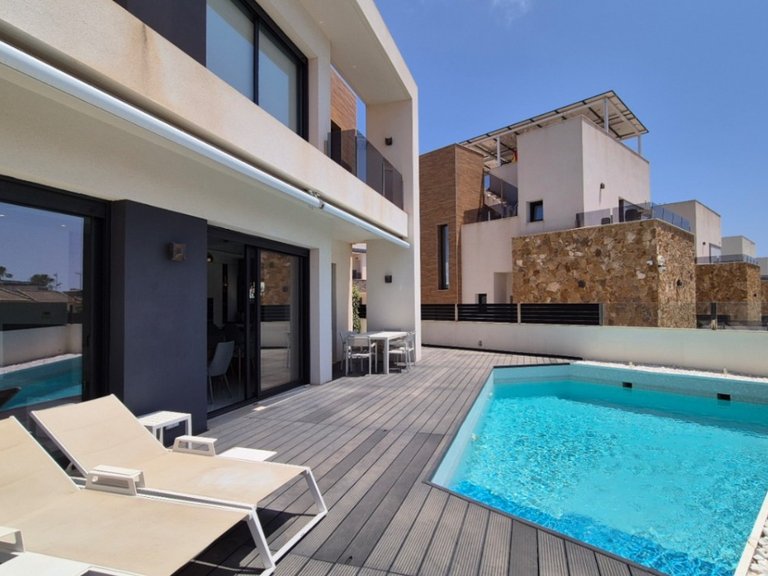 Villa for Sale in Torre del Moro,Alicante 2