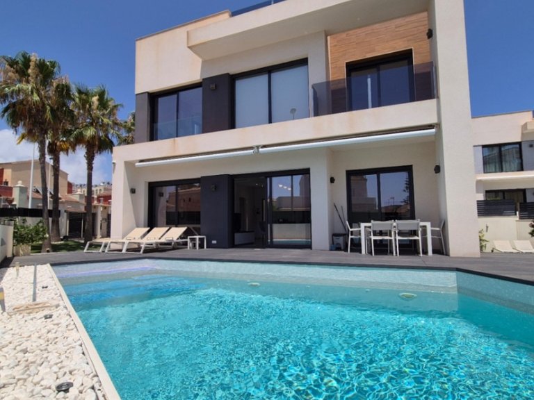 Villa for Sale in Torre del Moro,Alicante 1