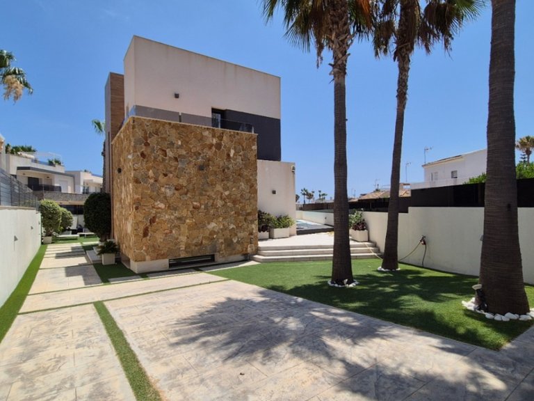 Villa for Sale in Torre del Moro,Alicante 31