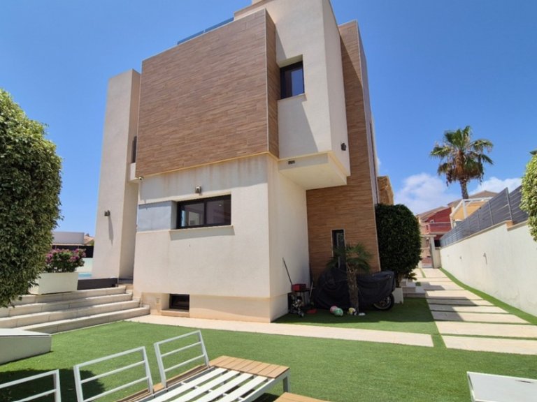 Villa for Sale in Torre del Moro,Alicante 32