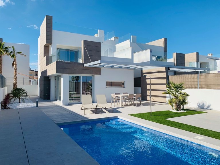 Villa for Sale in El Raso - Guardamar,Alicante 1