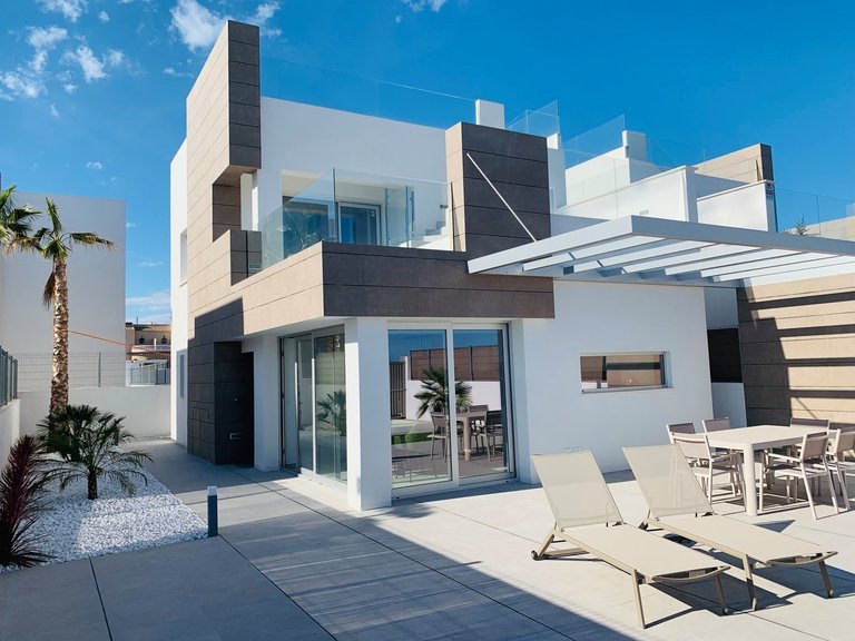 Villa for Sale in El Raso - Guardamar,Alicante 13