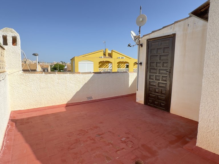 Apartment for Sale in Rosaleda,Alicante 2