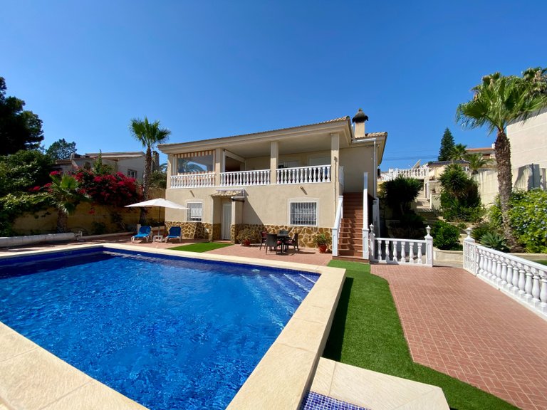 Villa for Sale in Algorfa,Alicante 1