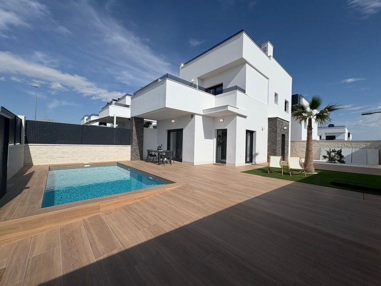Villa for Sale in Vistabella Golf,Alicante 1