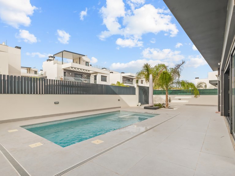 Villa for Sale in Algorfa,Alicante 37