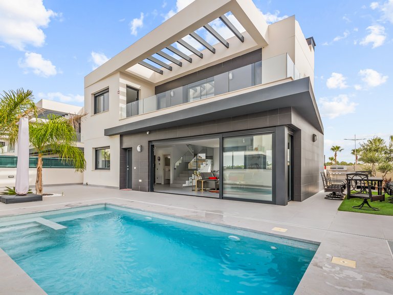 Villa for Sale in Algorfa,Alicante 1