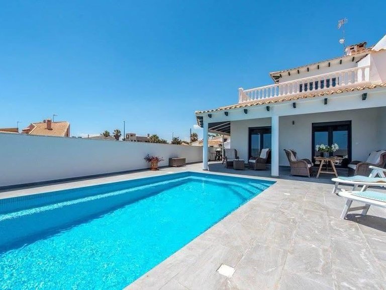 Villa for Sale in Punta Prima,Alicante 1