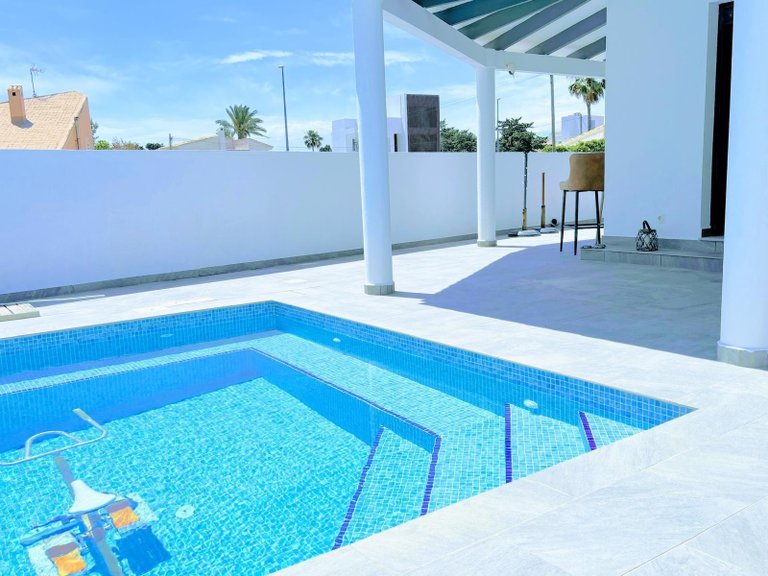 Villa for Sale in Punta Prima,Alicante 2