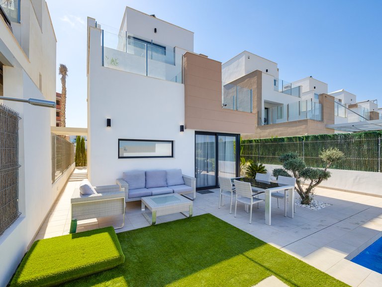Villa for Sale in Guardamar,Alicante 3