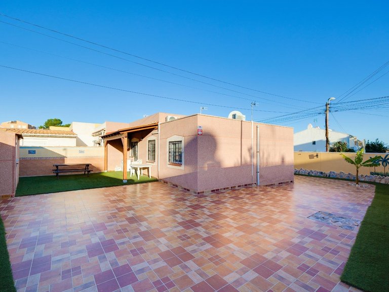 Apartment for Sale in Los Balcones,Alicante 2