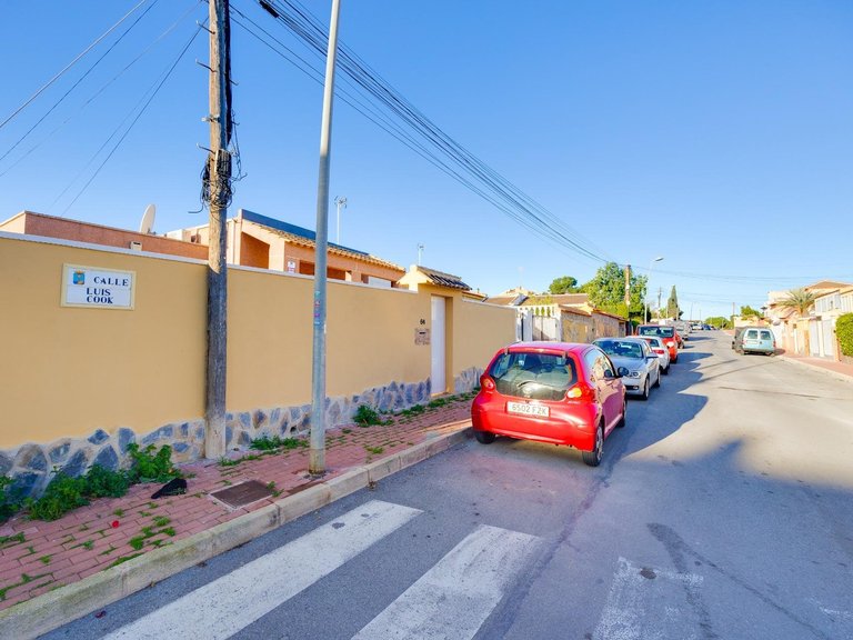 Apartment for Sale in Los Balcones,Alicante 29