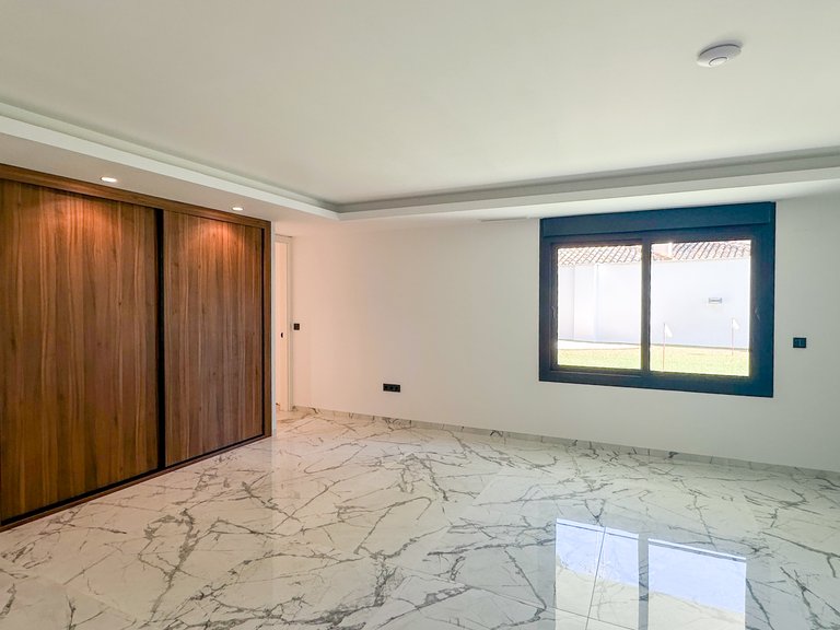 Villa for Sale in Villamartín,Alicante 49