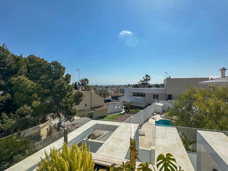 Villa for Sale in Villamartín,Alicante 23
