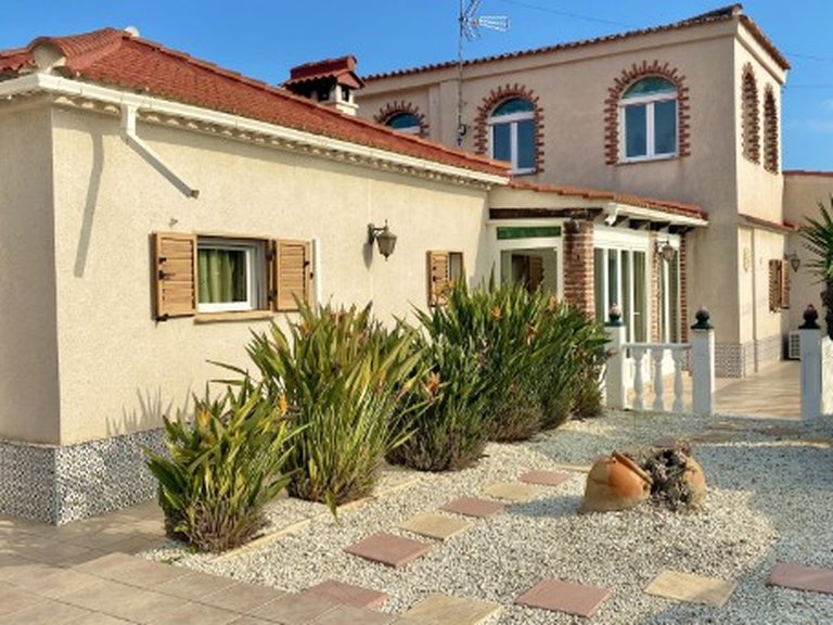 Villa for Sale in Torreta - Torrevieja,Alicante 3