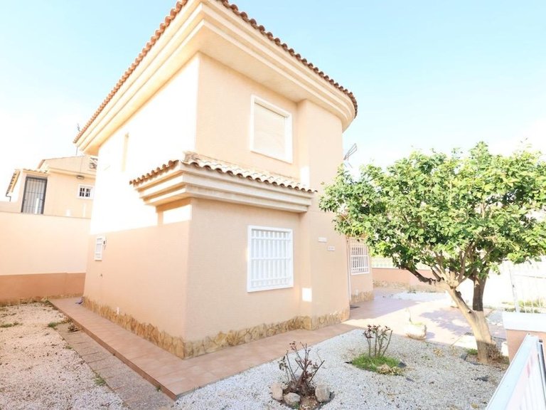 Villa for Sale in Los Altos - Punta Prima,Alicante 21