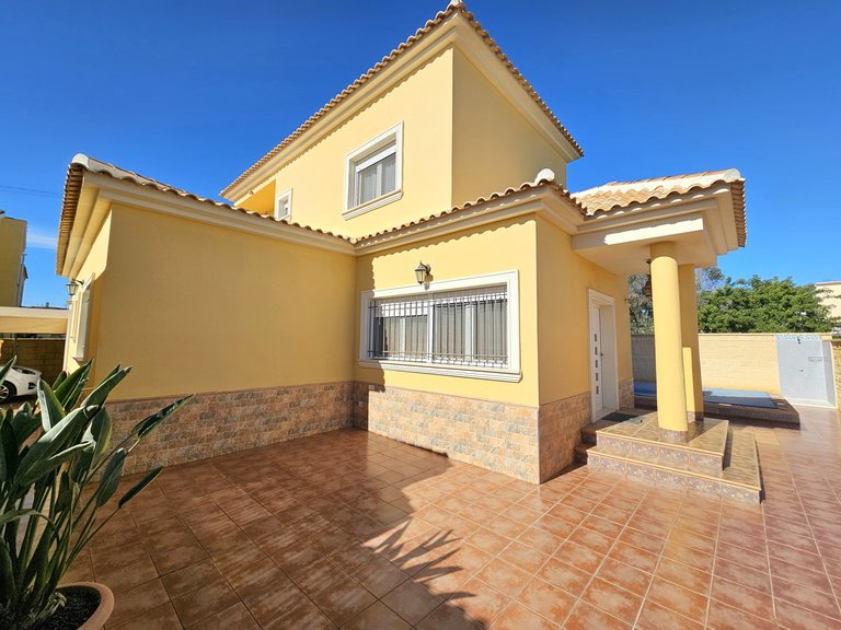 Villa for Sale in San Fulgencio,Alicante 1