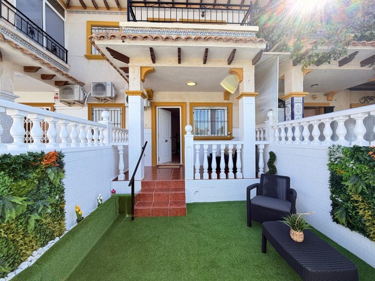 Apartment for Sale in La Ciñuelica - Punta Prima,Alicante 2