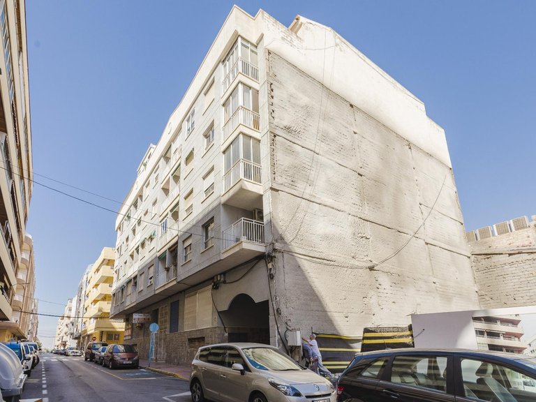 Apartment for Sale in Playa del Acequión,Alicante 1
