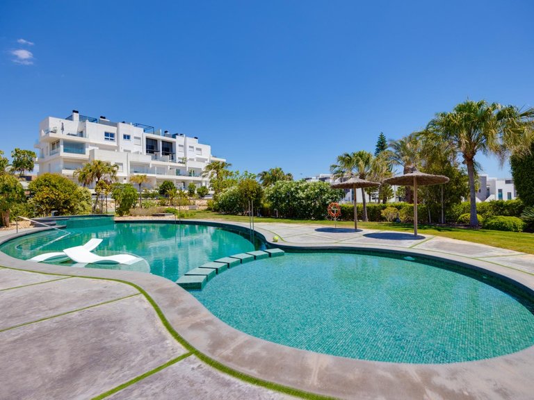 Apartment for Sale in Residencial Bali - Punta Prima,Alicante 1