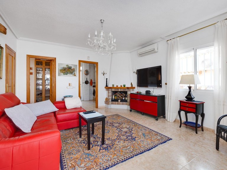Villa for Sale in Residencial Las Ocas - Lomas de Campoamor,Alicante 7