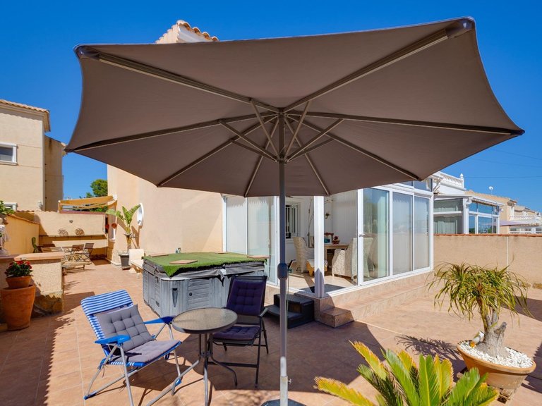 Villa for Sale in Residencial Las Ocas - Lomas de Campoamor,Alicante 2