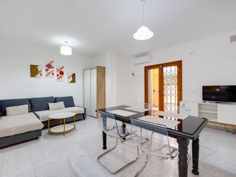Apartment for Sale in Torrevieja Centro,Alicante 2