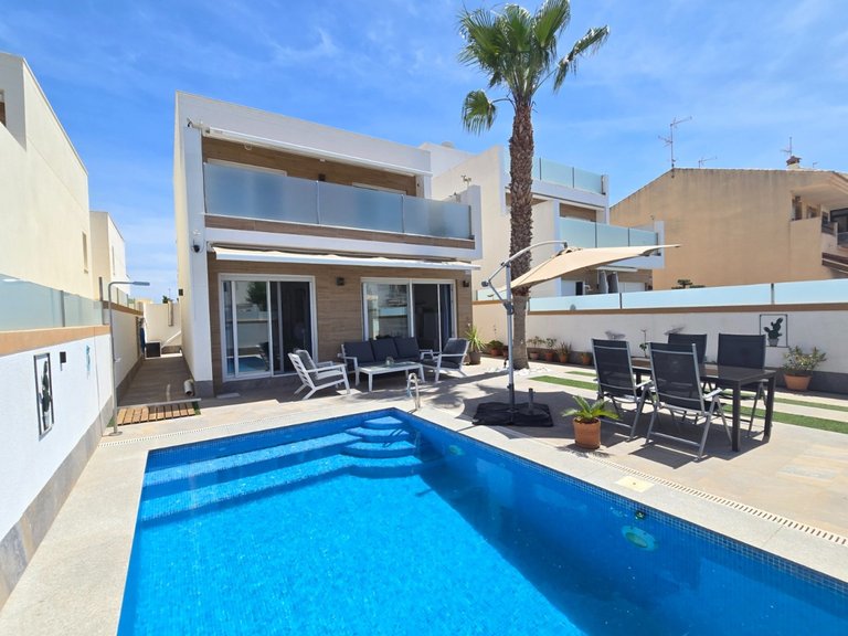 Villa for Sale in Pilar de la Horadada,Alicante 2