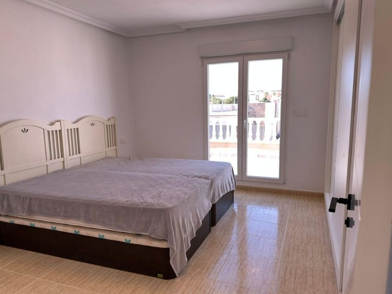 Villa for Sale in Villamartín,Alicante 19
