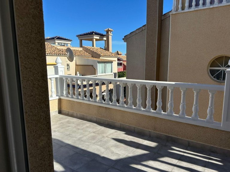 Villa for Sale in Villamartín,Alicante 28
