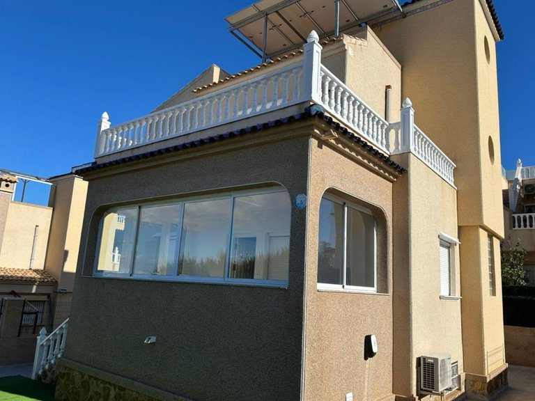Villa for Sale in Villamartín,Alicante 3