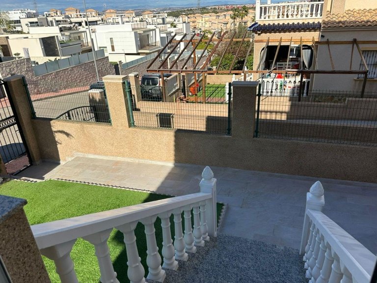 Villa for Sale in Villamartín,Alicante 27