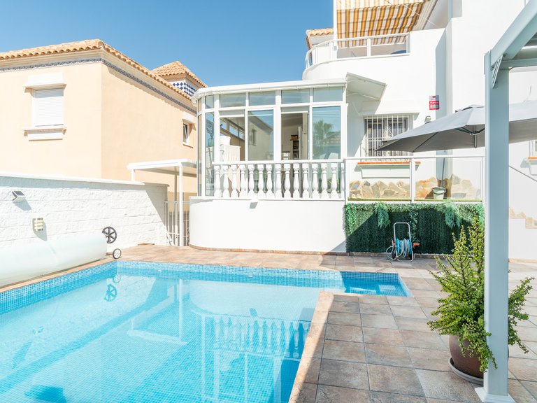 Villa for Sale in Villamartín,Alicante 2